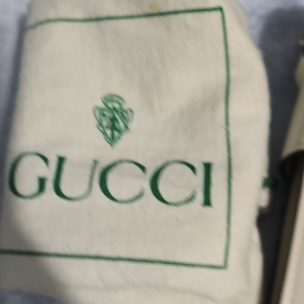 Gucci Cream Clutch with Crystal Bee Embellishment - Picture 6 of 16